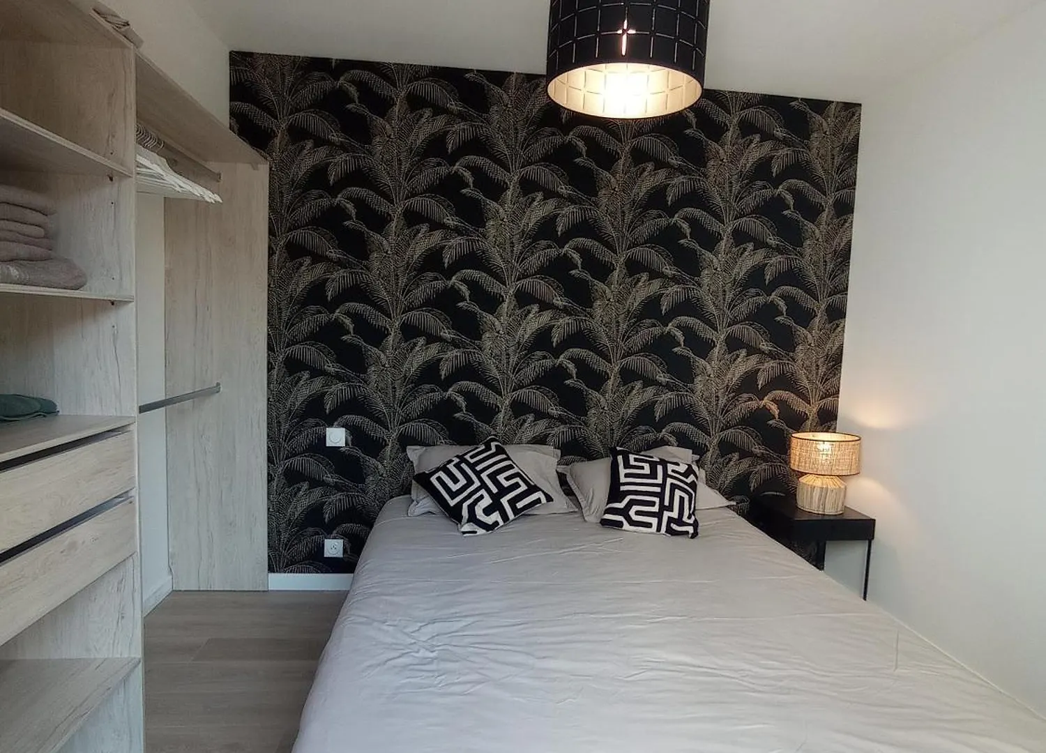 アパート Appartement T2 Neuf Centre Ville コンカルノー