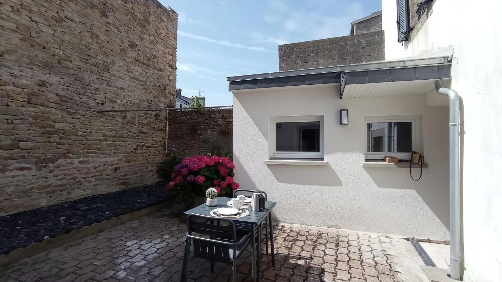 Appartement T2 Neuf Centre Ville كونكارنو 0*,  فرنسا