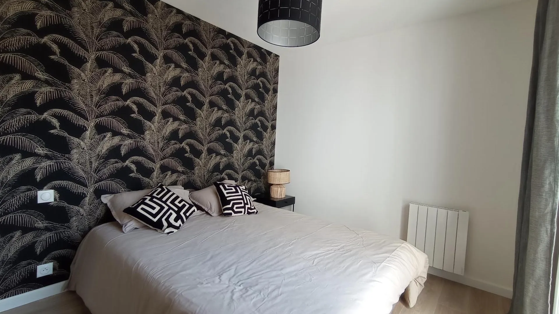 Appartement T2 Neuf Centre Ville كونكارنو